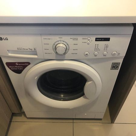 Tropicana 218 Macalister Netflix Unit By Blue Sky Holidays Τζωρτζ Τάουν Εξωτερικό φωτογραφία