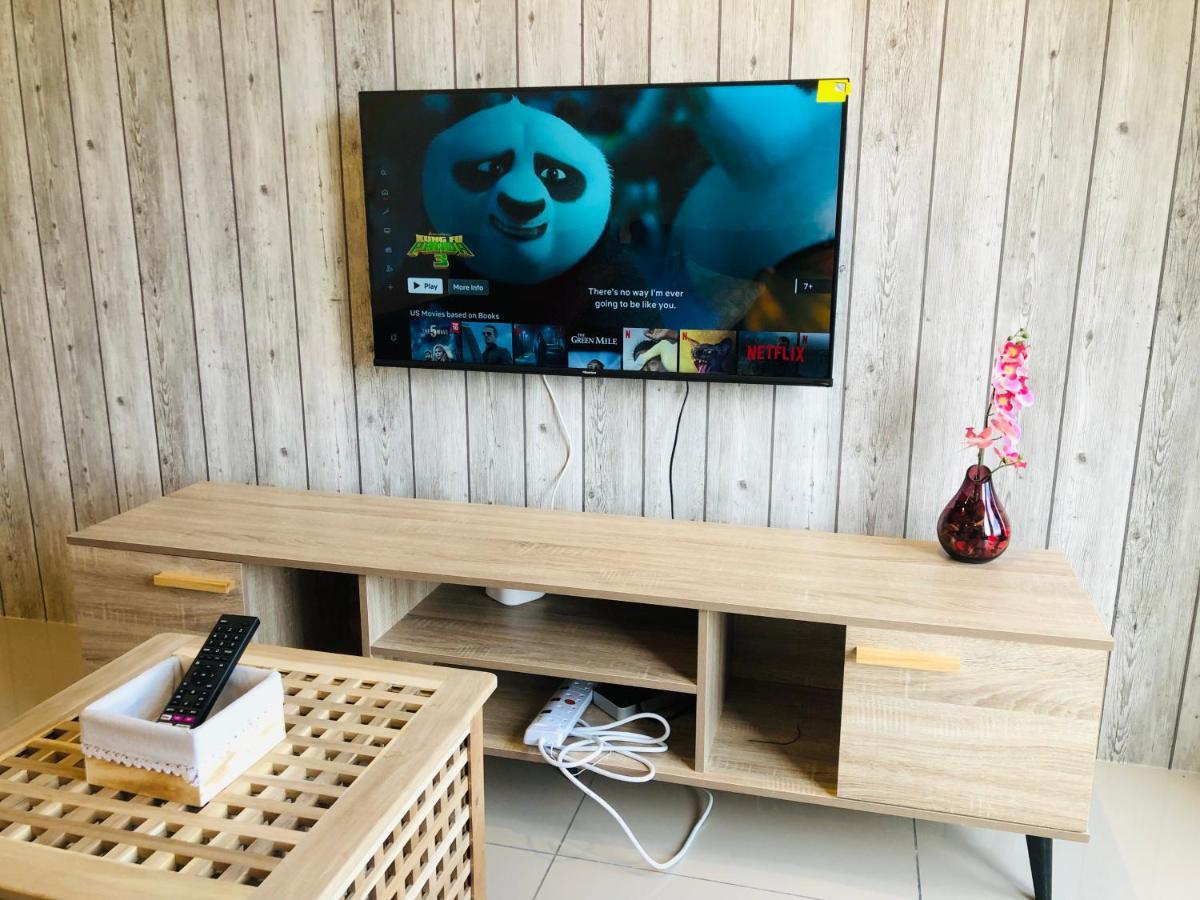 Tropicana 218 Macalister Netflix Unit By Blue Sky Holidays Τζωρτζ Τάουν Εξωτερικό φωτογραφία